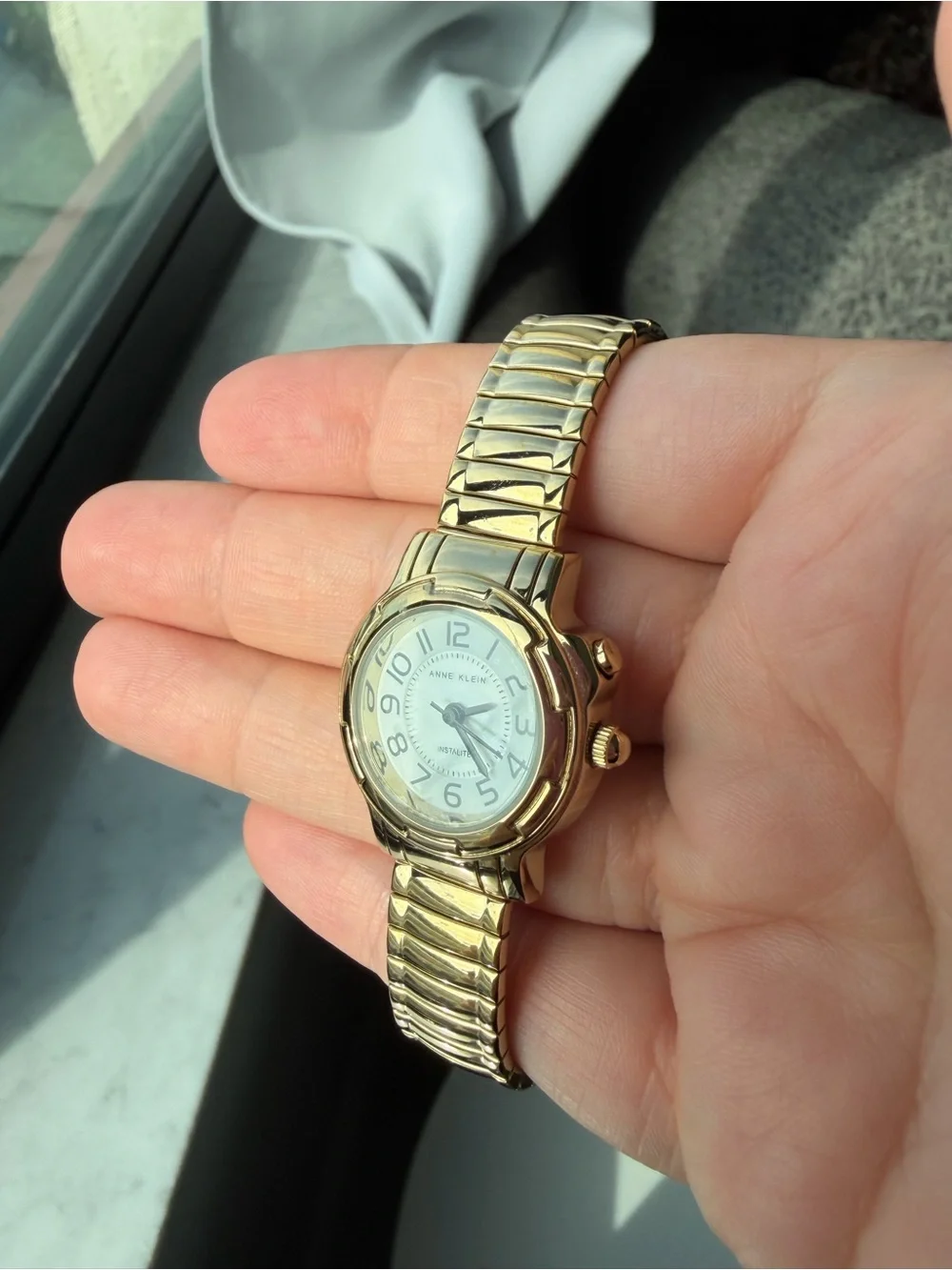 Anne Klein INSTALITE Gold Tone Stretch Band Women’s Watch/ New Battery/ Works